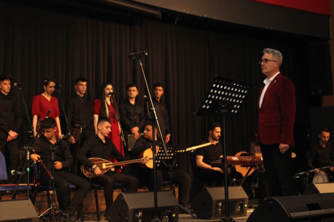 Raci Alkır Güzel Sanatlar Lisesi bahar konseri takdir topladı