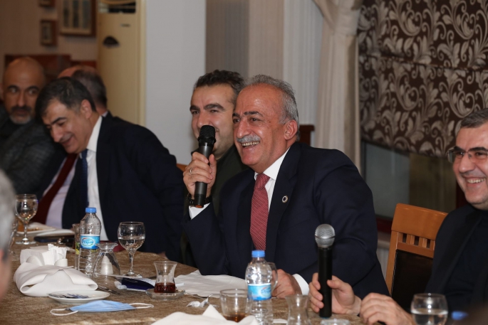 Rektör Çomaklı, yıllık yayın sayıları 1’den 5’e kadar olan akademisyenlerle buluştu