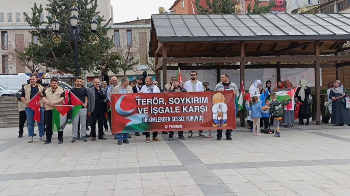 SAĞLIK ÇALIŞANLARI VE HEKİMLER SESSİZ YÜRÜYÜŞE DEVAM EDİYOR