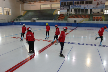 Short Track Milli Takımı sporcuları Polonya’dan canlı yayınla antrenman yapıyor