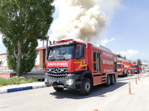 Sporcuların kaldığı sosyal tesiste feci yangın