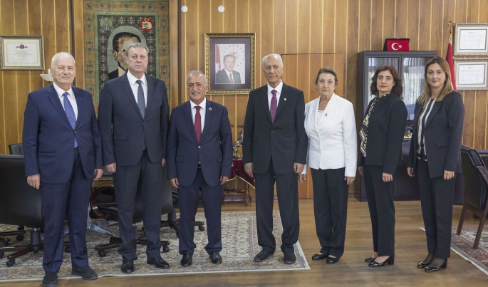 Süheyla ve Sıtkı Alp'ten Rektör Çomaklı’ya ziyaret