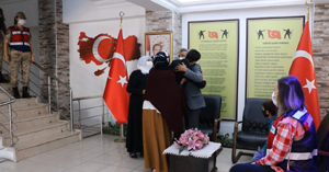 Terör örgütü tarafından kandırılan bir kişi daha ikna edilerek Türkiye’ye getirildi