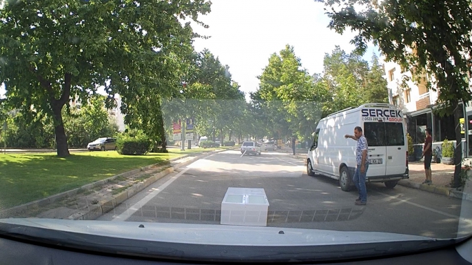 Umursamaz sürücünün trafikteki tehlikeli yolculuğu