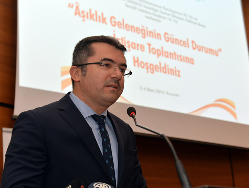Vali Memiş: “Aşıklar, geçmişin Facebook ve Twitter’i gibiydi”