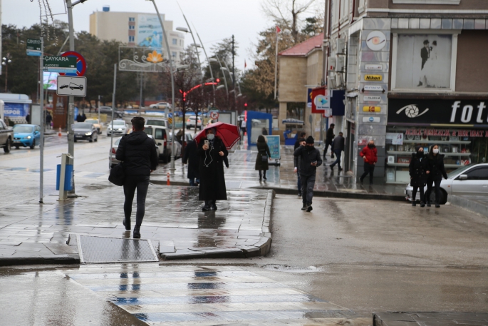 YAĞAN YAĞMURLA SERİNLEDİK