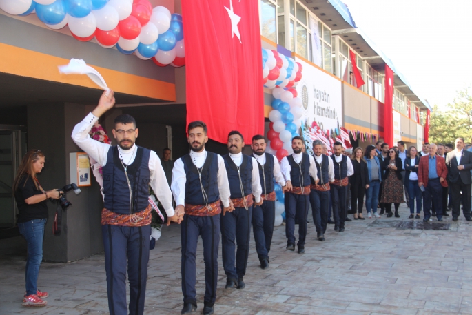 Yanan yemekhane kısa sürede onarılarak öğrencilerin hizmetine sunuldu