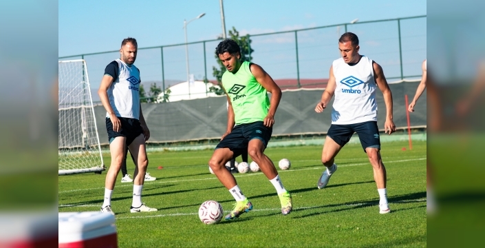 Yeni sezon öncesi Erzurumspor'da çifte mesai